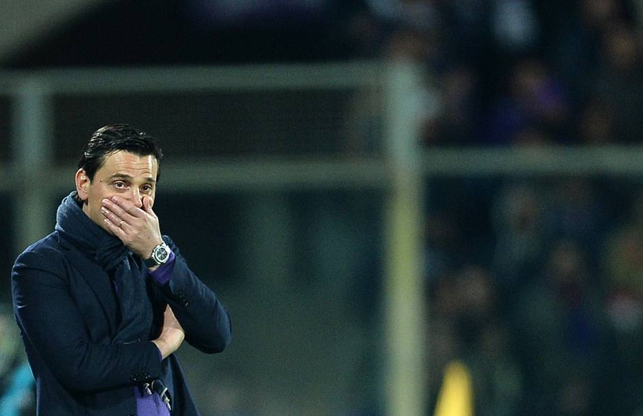 La delusione del tecnico della Fiorentina, Vincenzo Montella: dopo la vittoria 2-1 dell&#39;andata a Montella, i viola ci credevano